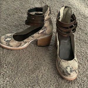 Freebird Sandals. Size 5, only worn a few times.